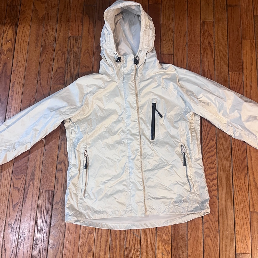 Stylish Gander Mountain off white cream colored lightweight windbreaker Medium